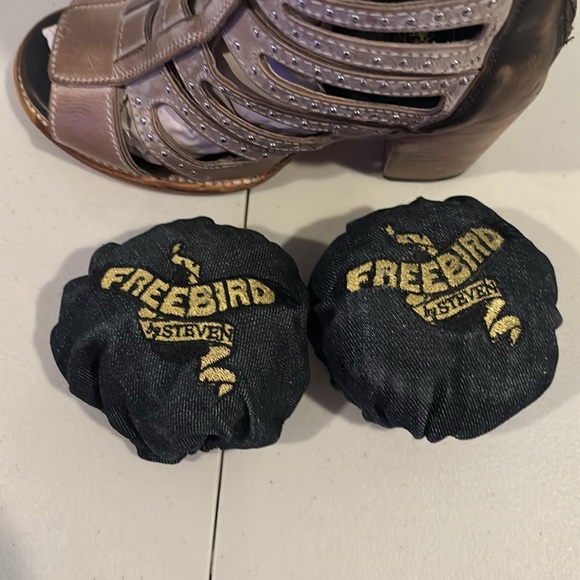 FREEBIRD BY STEVEN LOTUS IN THE COLOR TAUPE SIZE WOMEN’S 7 - Picture 6 of 8